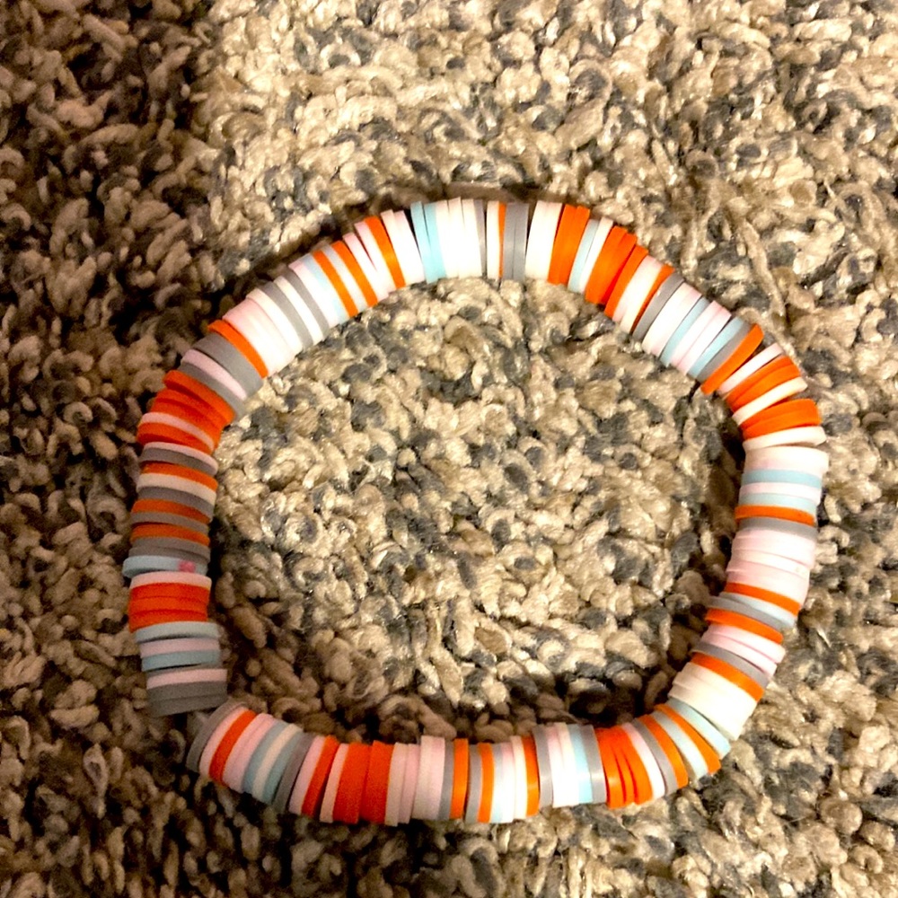 Elastic clay bead bracelet